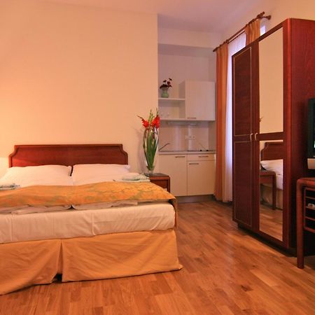 צ'סקה בודיוביצה Hotel Klika מראה חיצוני תמונה
