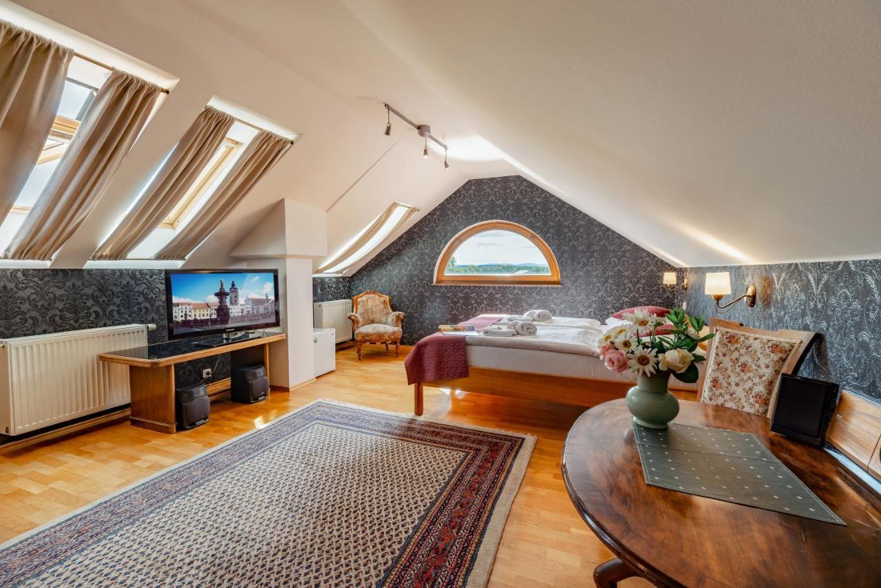צ'סקה בודיוביצה Hotel Klika מראה חיצוני תמונה