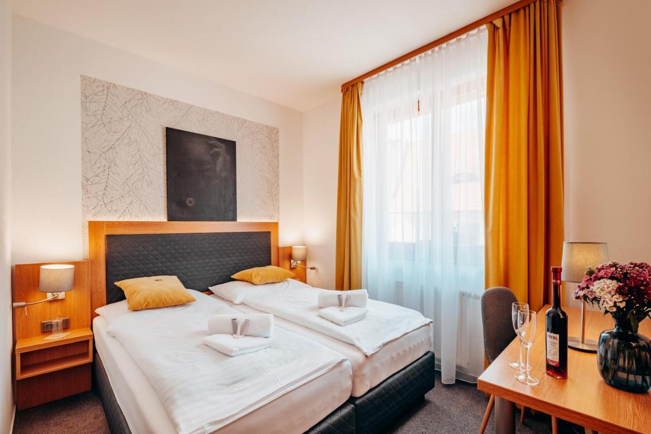 צ'סקה בודיוביצה Hotel Klika מראה חיצוני תמונה