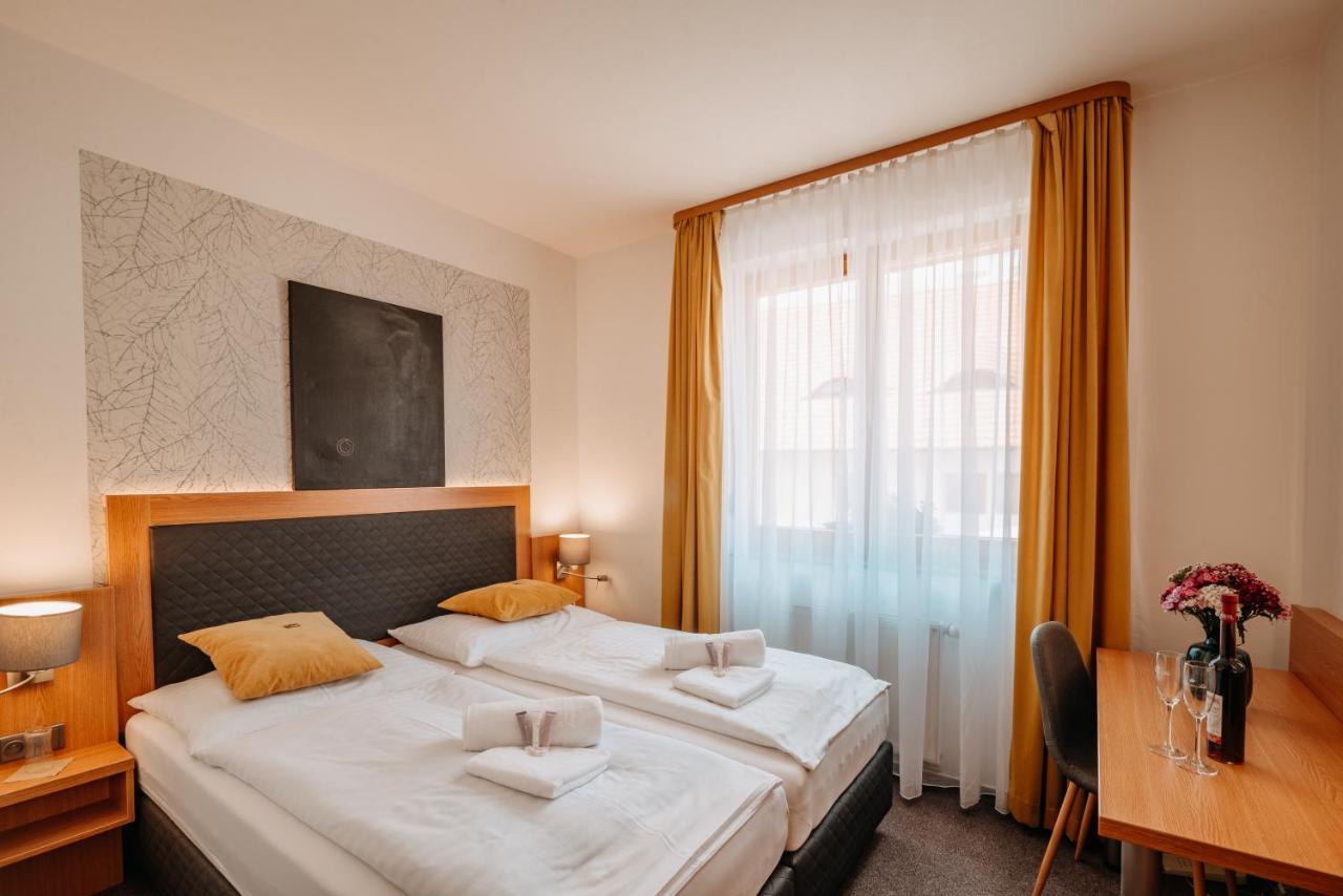 צ'סקה בודיוביצה Hotel Klika מראה חיצוני תמונה
