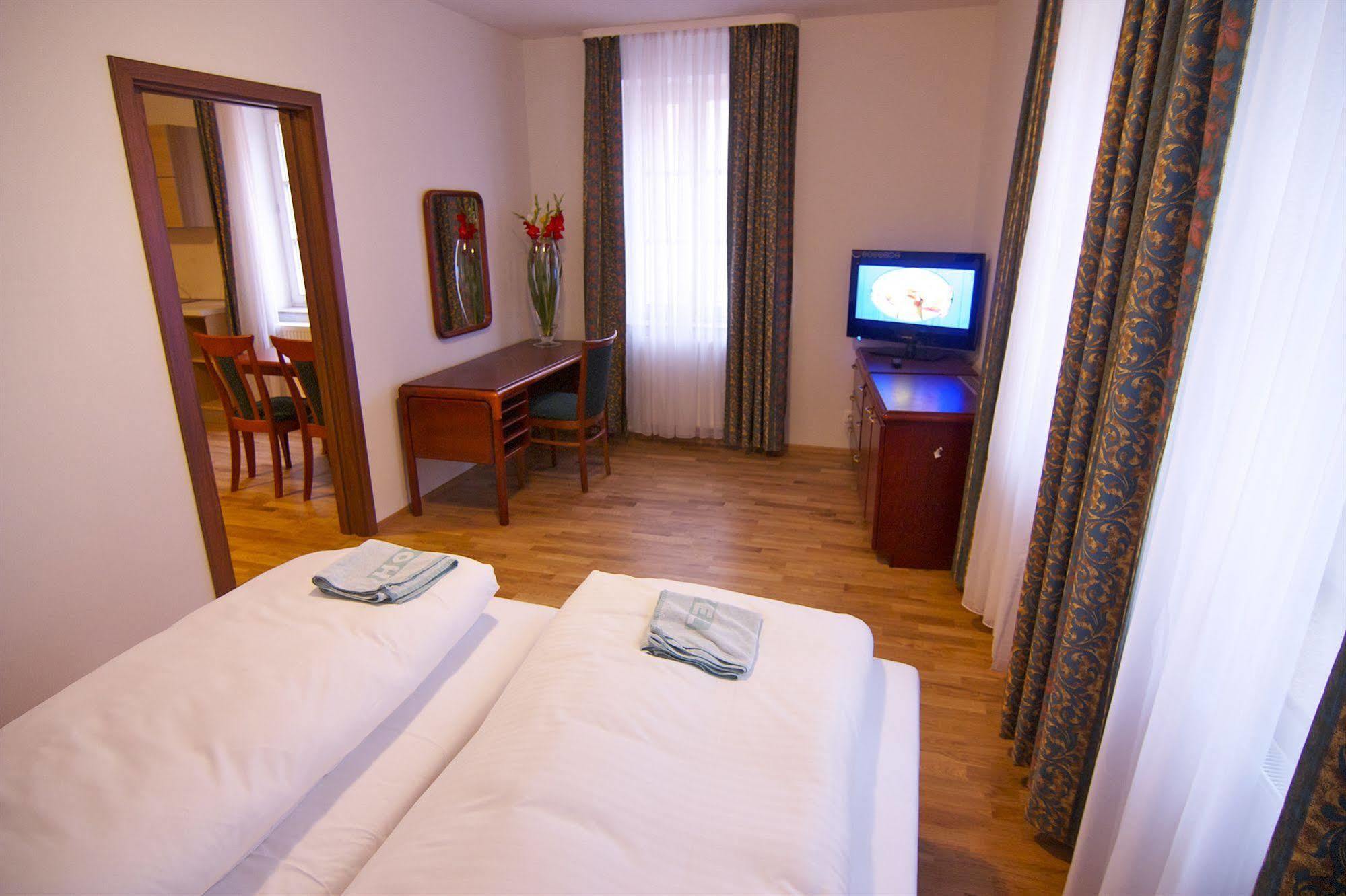צ'סקה בודיוביצה Hotel Klika מראה חיצוני תמונה