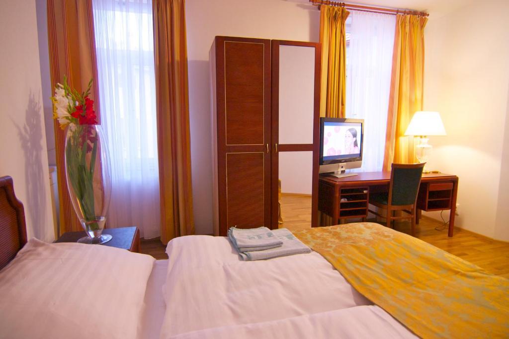 צ'סקה בודיוביצה Hotel Klika מראה חיצוני תמונה